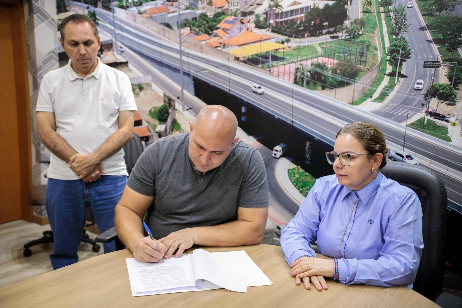 Nova lei de Cuiabá institui selo “Cuiabá Protege Mulheres” em bares e casas noturnas