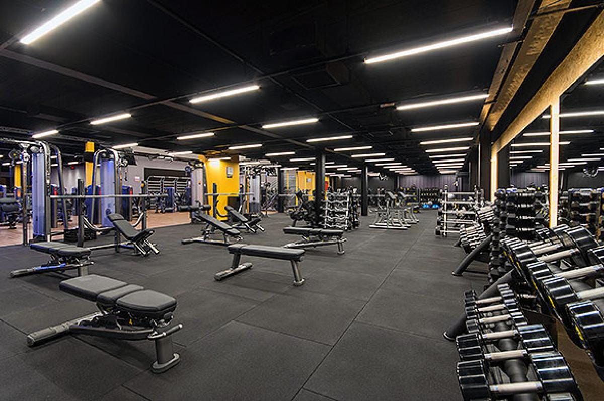 Juiz condena Smart Fit por abusos contra consumidores e impõe multa de R$ 100 mil