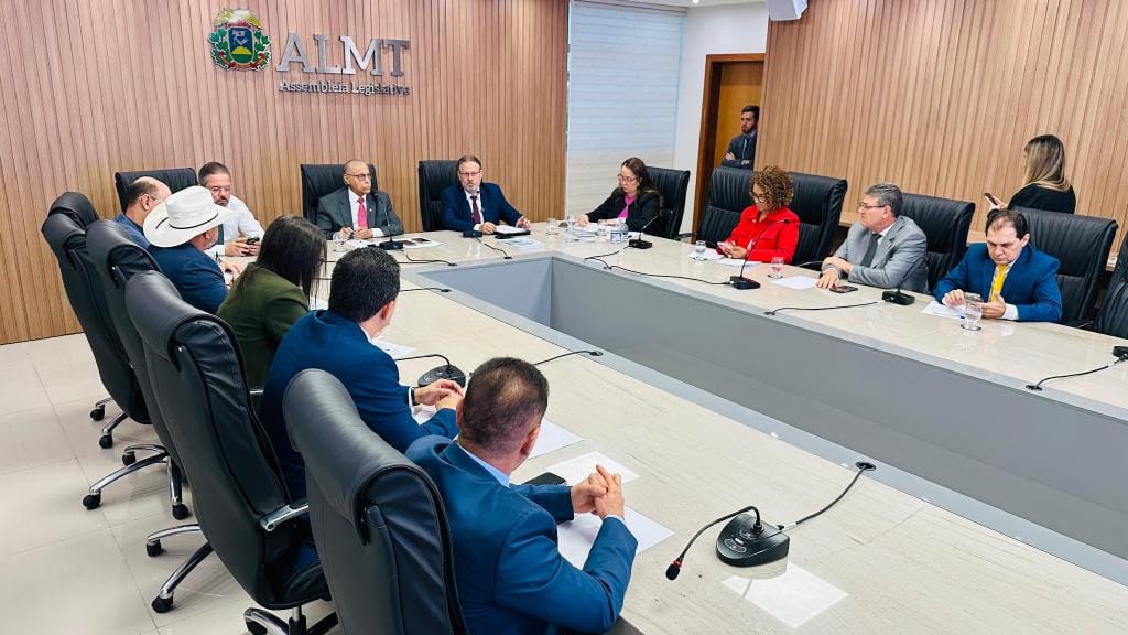 Secretário tranquiliza pacientes da Santa Casa e garante que “ninguém ficará desassistido”