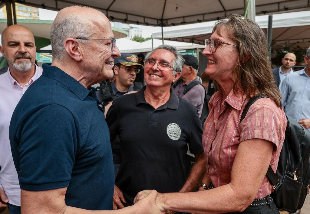 “Virada de chave na agricultura familiar”, diz produtora em entrega de máquinas na capital