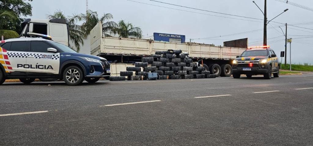Caminhoneiro é preso transportando 800 kg de maconha escondidos em carga de bobinas