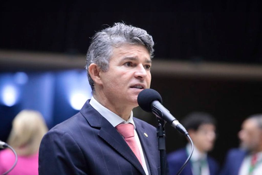 Medeiros critica deputado após fala sobre filha de Cattani: “deplorável até para os padrões do PT”