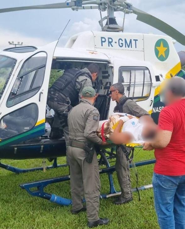 Paciente de município inundado pelas chuvas é transferida para hospital em helicóptero