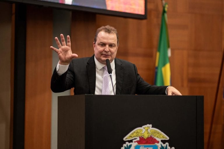 Deputado critica atraso nas obras do BRT e defende multa ao consórcio responsável pela obra