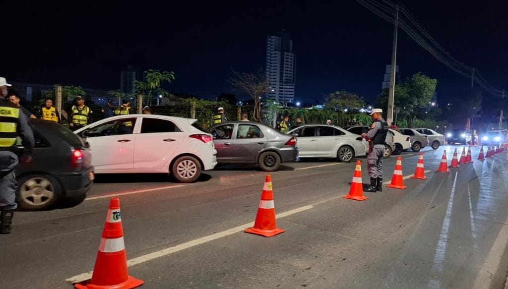 Lei Seca prende sete motoristas por embriaguez e um por adulteração de veículo na capital