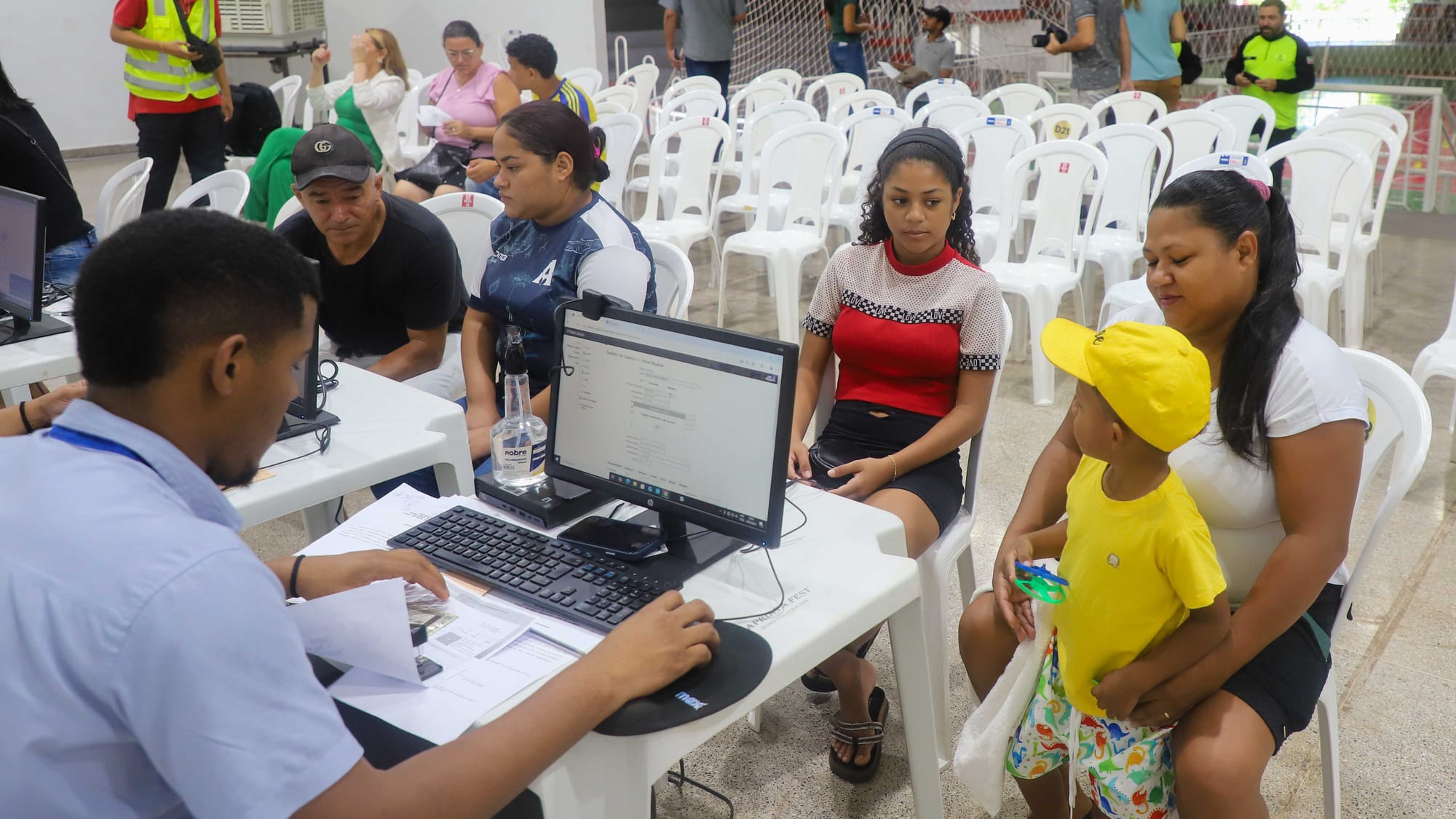 Cerca de 400 estudantes já fizeram recadastramento do passe livre em Várzea Grande