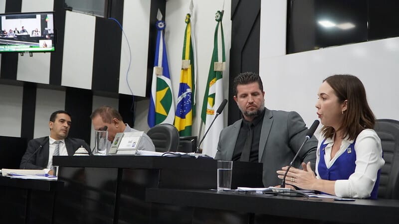 Câmara aprova PL que proíbe contratação de artistas que promovam apologia ao crime