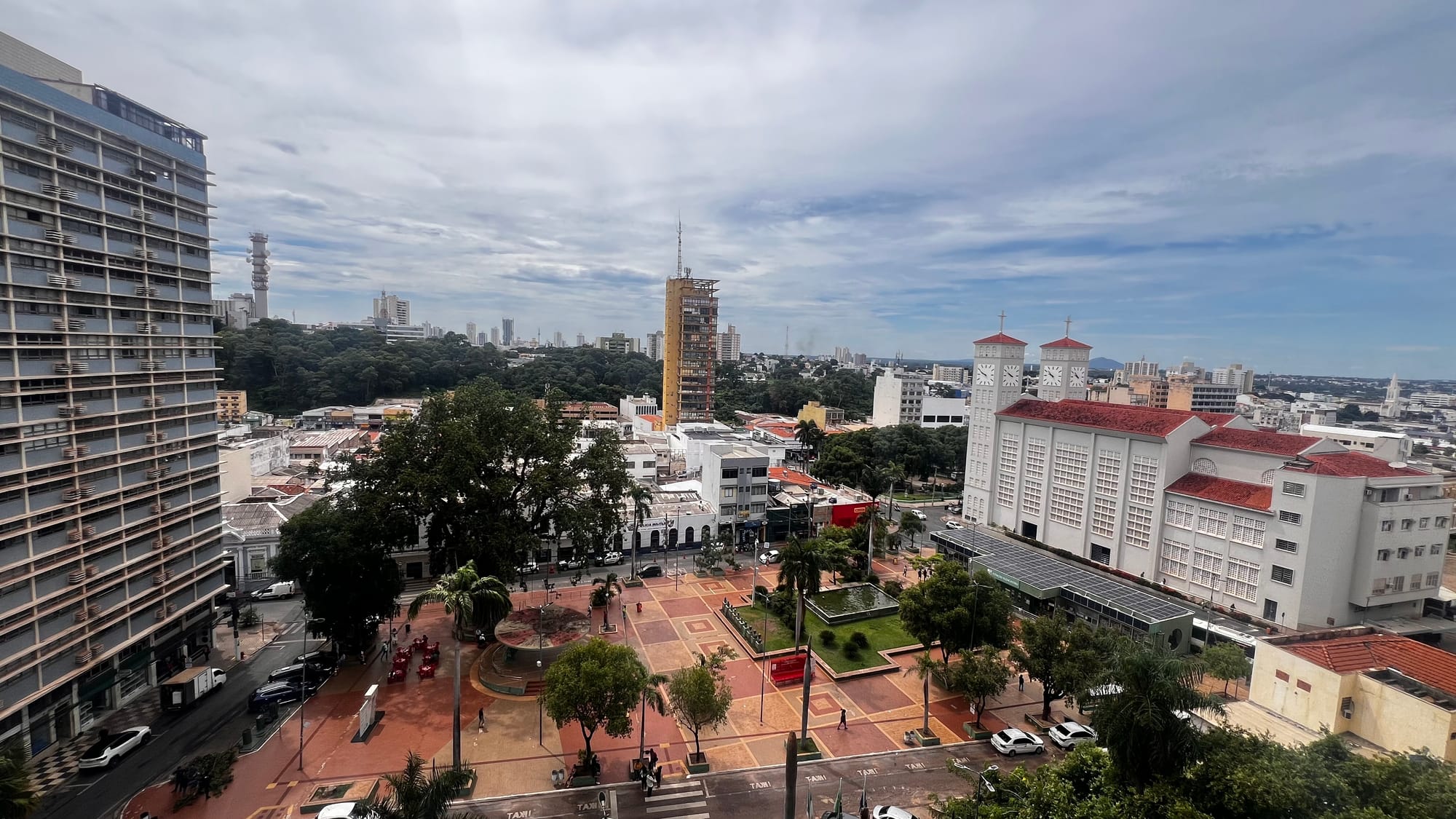 “Semana da Mulher” oferece diversos serviços gratuitos na Praça Alencastro em Cuiabá