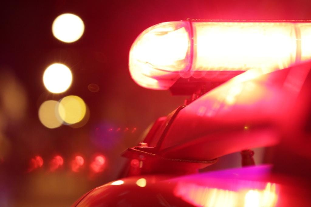 Bebedeira em festa termina em discussão e homem esfaqueado pela namorada na madrugada