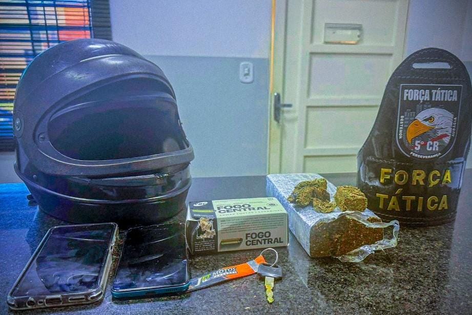 Suspeitos de matar homem na frente dos filhos de 3 e 4 anos são presos pela Polícia Militar