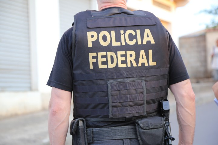PF prende maníaco que atraía menores na sua casa para registrar abusos sexuais