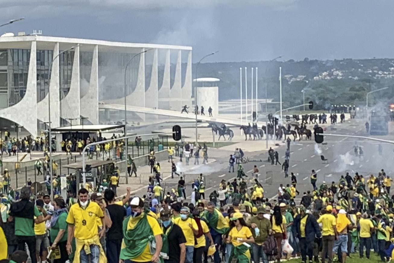 STF condena morador de MT a 2 anos e 5 meses de prisão e multa por atos em Brasília