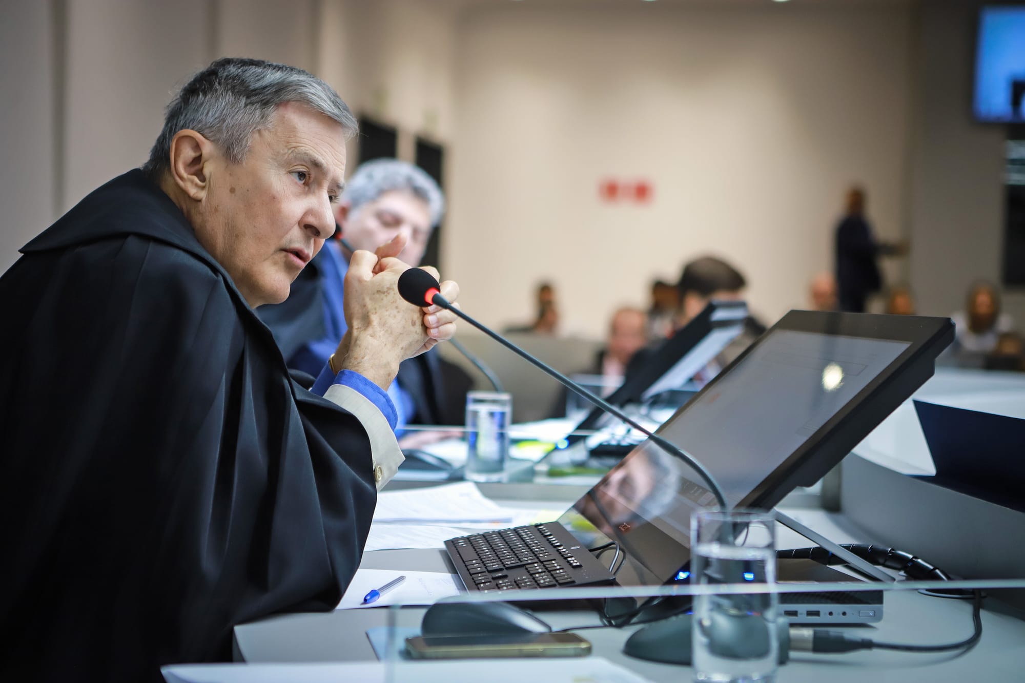 TCE manda ex-prefeito devolver R$ 318 mil por queda de torre de iluminação pública em MT