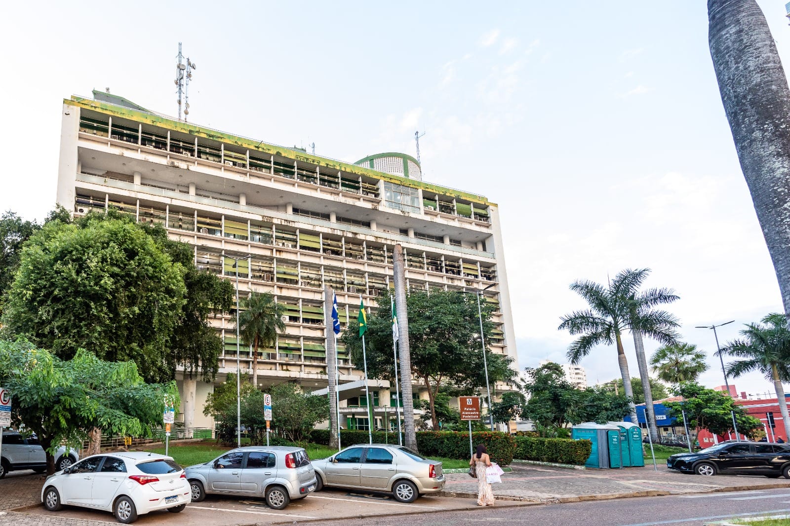 Prefeitura de Cuiabá não emenda feriado e divulga o que abre e fecha nesta quinta-feira; confira