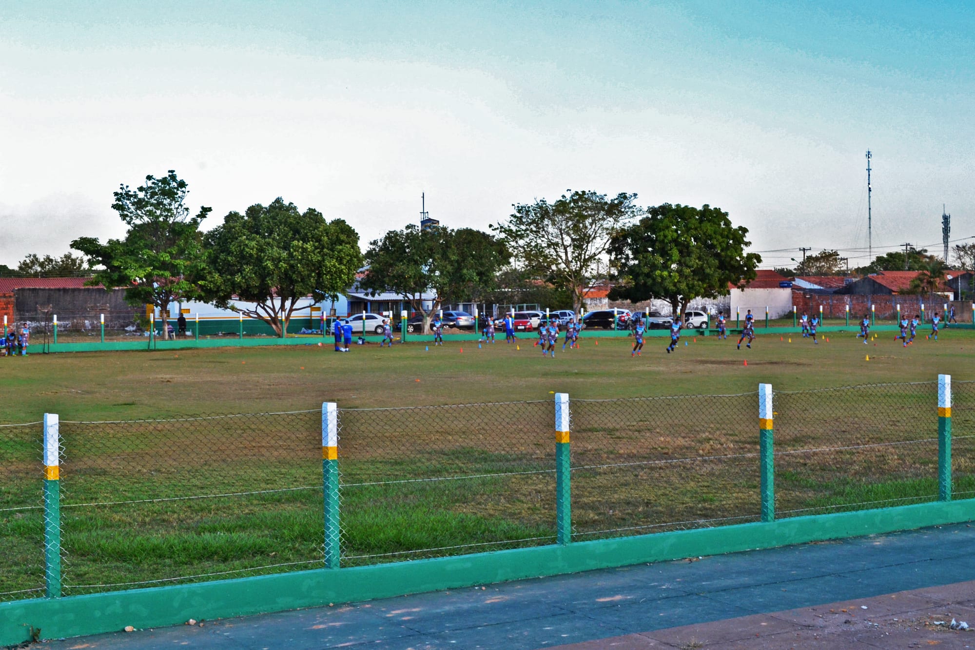 Influencers culpam prefeito por cancelamento de jogo beneficente em Cuiabá