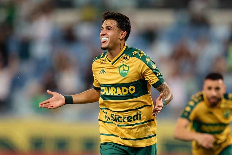 De virada, Cuiabá derrota o América-MG por 3 a 1 na Arena Pantanal e se aproxima do G-4