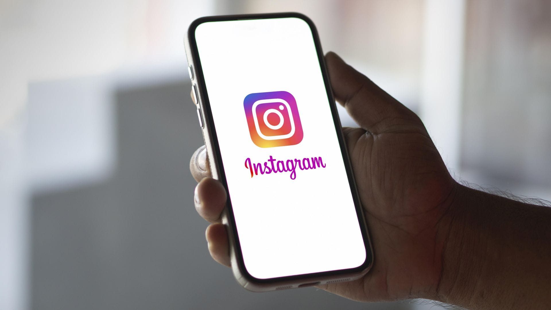 Justiça condena rede social a indenizar comerciante de Cuiabá após invasão de conta no Instagram