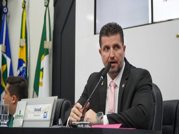 Câmara aprova projeto que proíbe mulheres trans em competições femininas