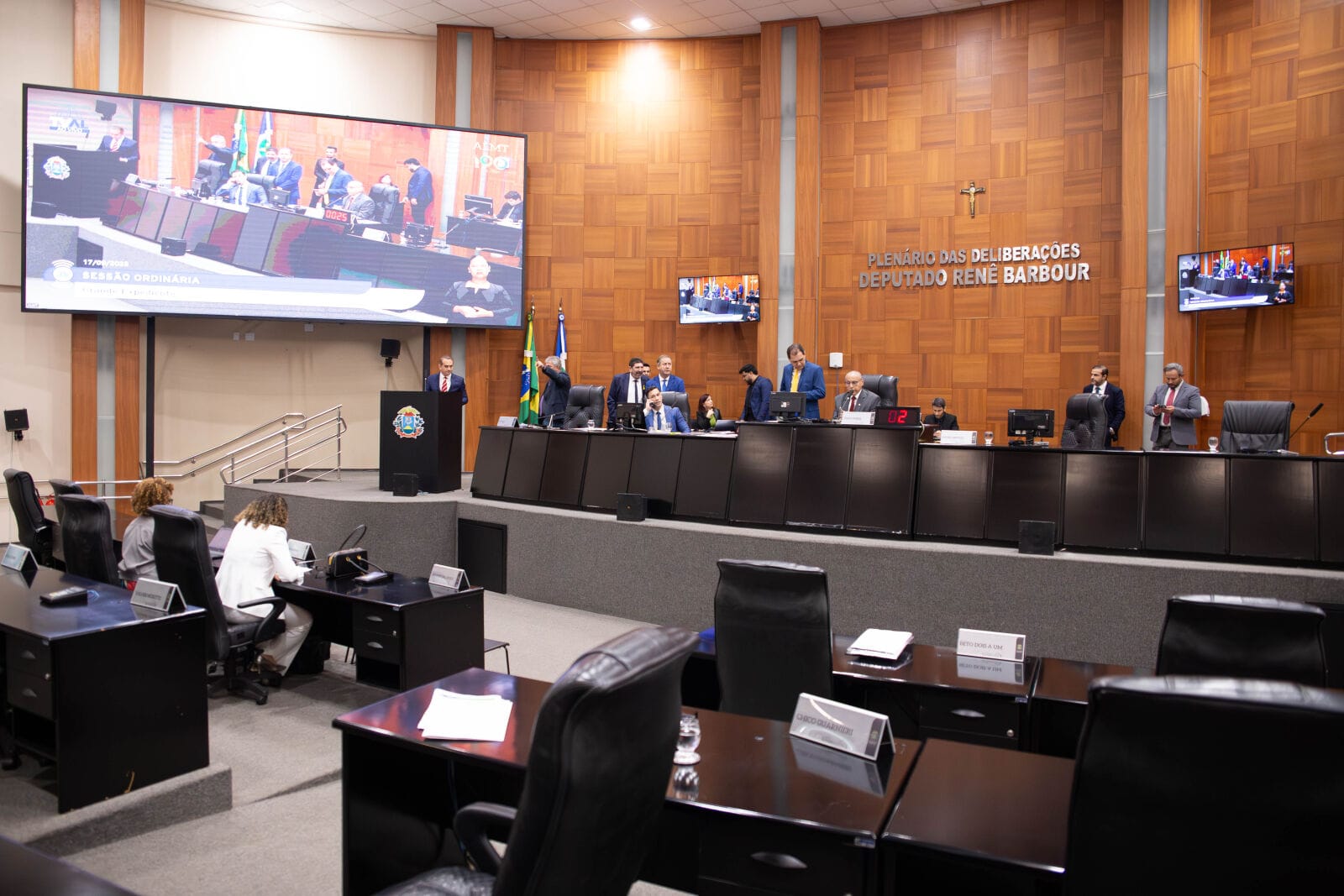 LDO que prevê receita de quase R$ 40 bilhões e RGA de 4,56% em 2026 é aprovada pela Assembleia