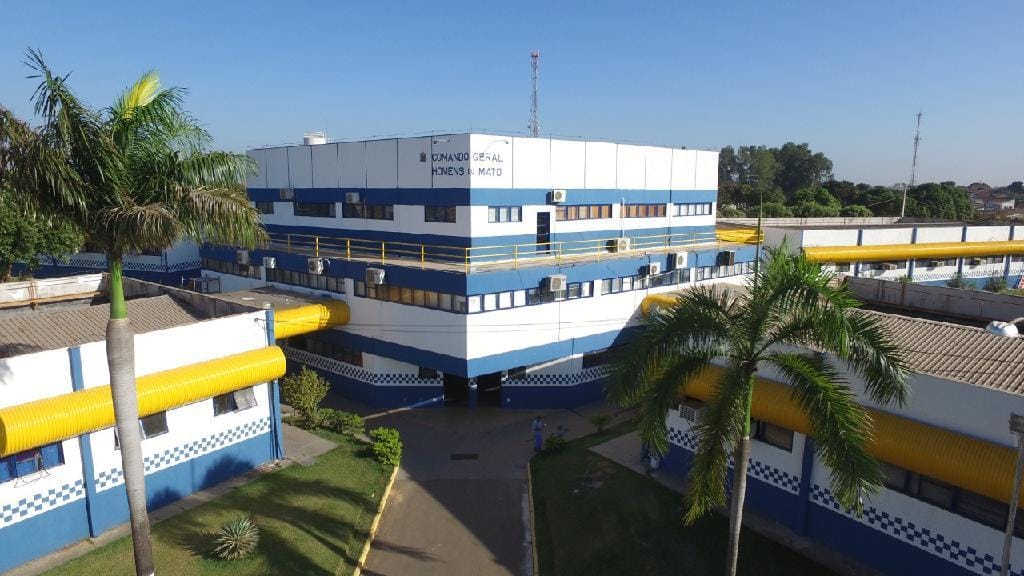 Primeira-dama e PM entregam medalhas em comemoração ao Dia da Mulher Policial Militar