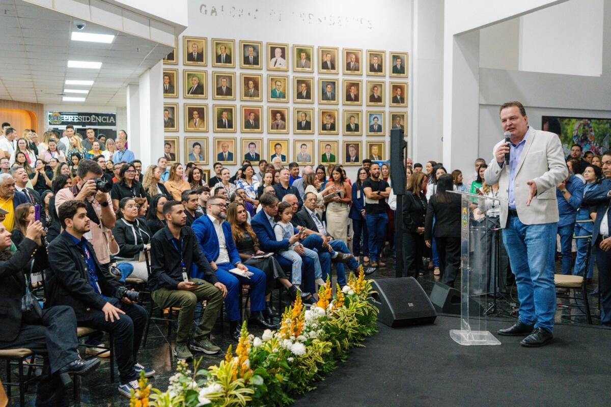 Presidente anuncia pacote com correção salarial e novo PCCS aos servidores da Assembleia