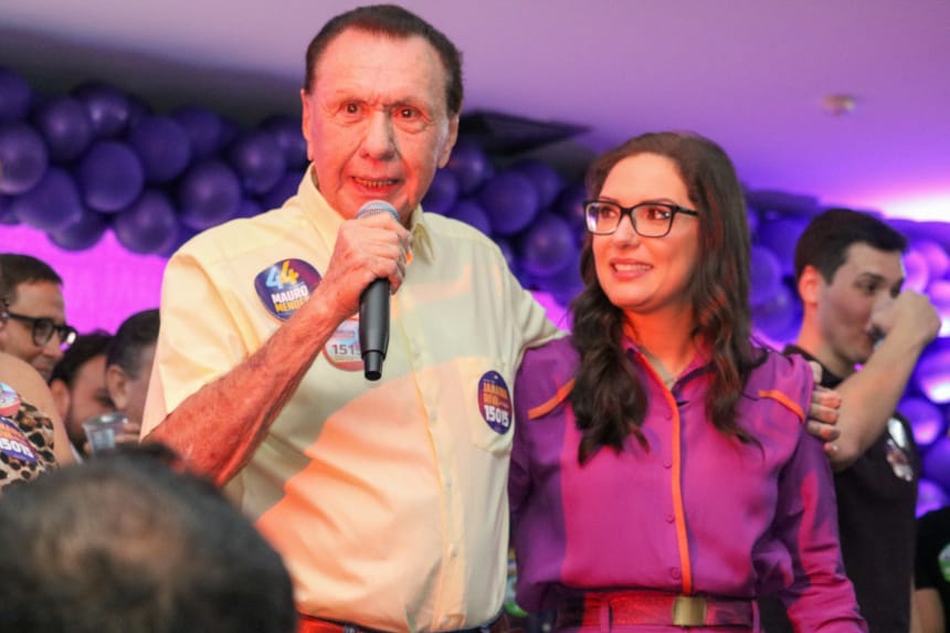 “Só o povo tira Janaina do Senado”, diz Carlos Bezerra ao negar fritura no MDB