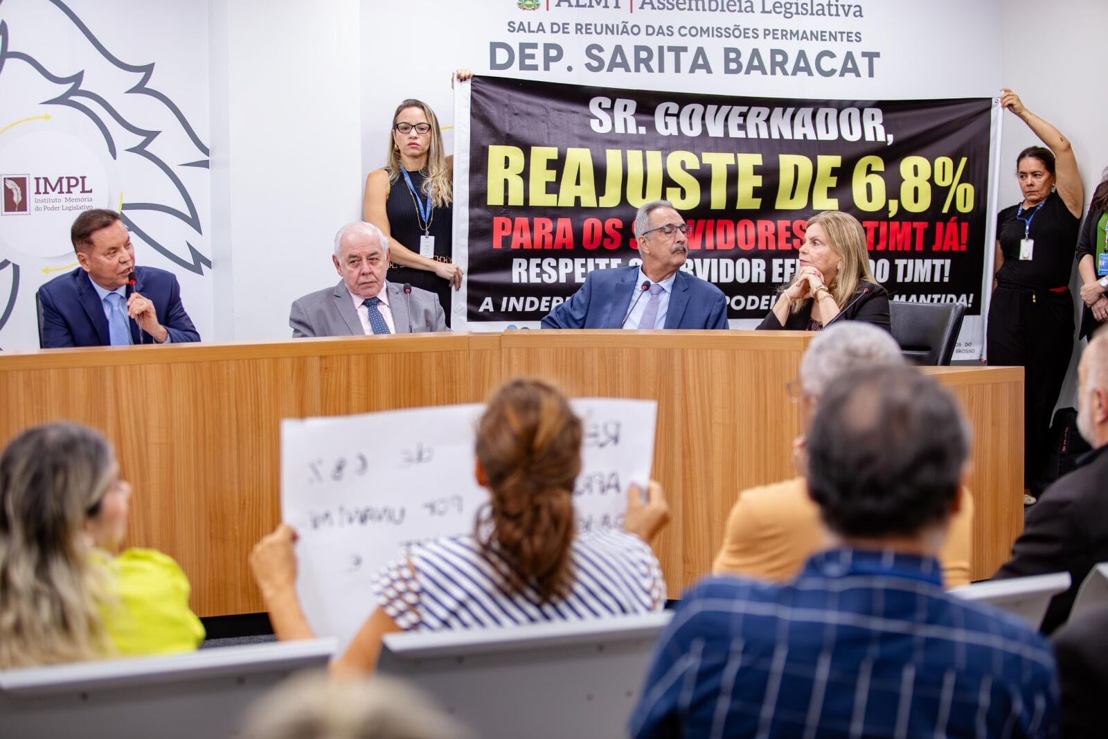 Deputado pede vista de PL que reajusta salários do Judiciário; presidente do TJ cobra responsabilidade