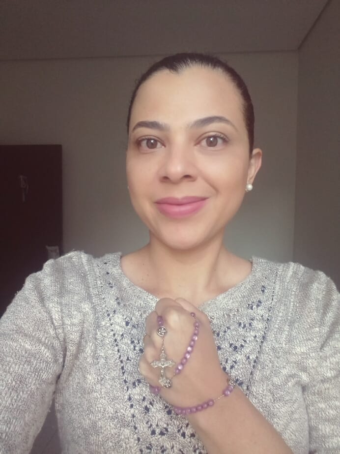 Quem preenche o vazio que é do tamanho do amor de uma mãe?