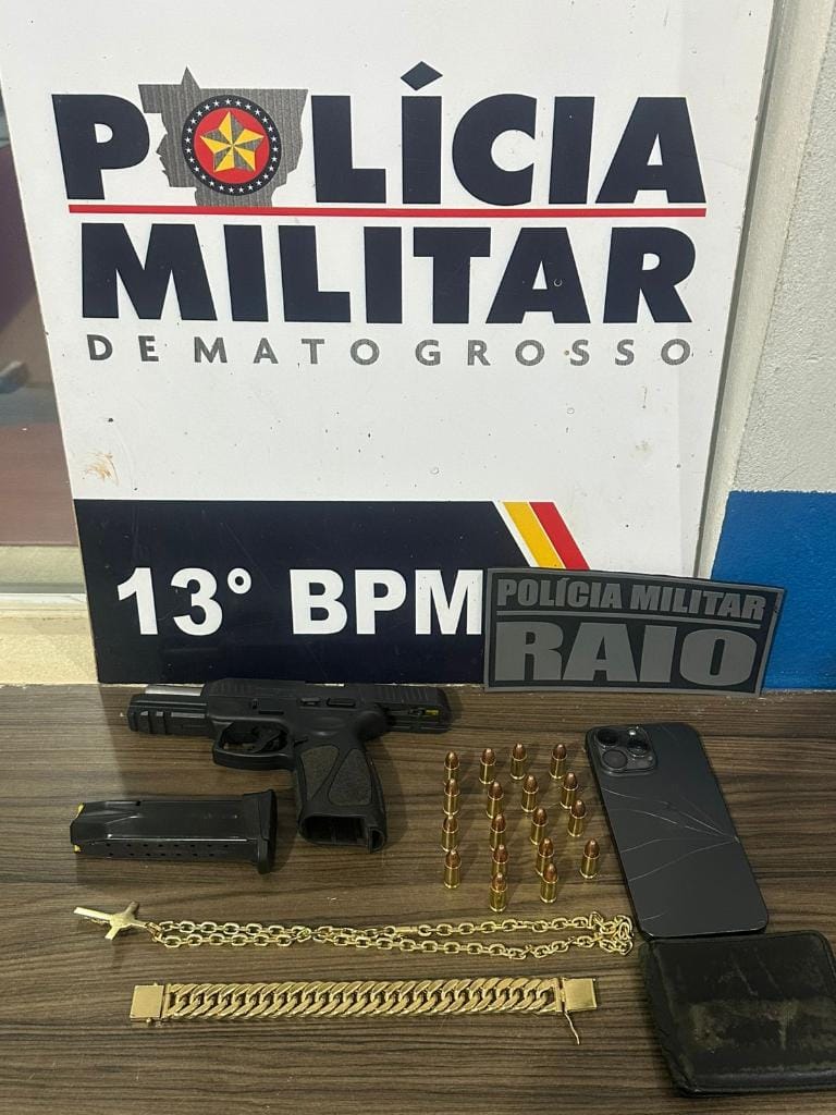 Homem é preso por posse ilegal de arma de fogo e com mais de R$ 500 mil em folhas de cheques