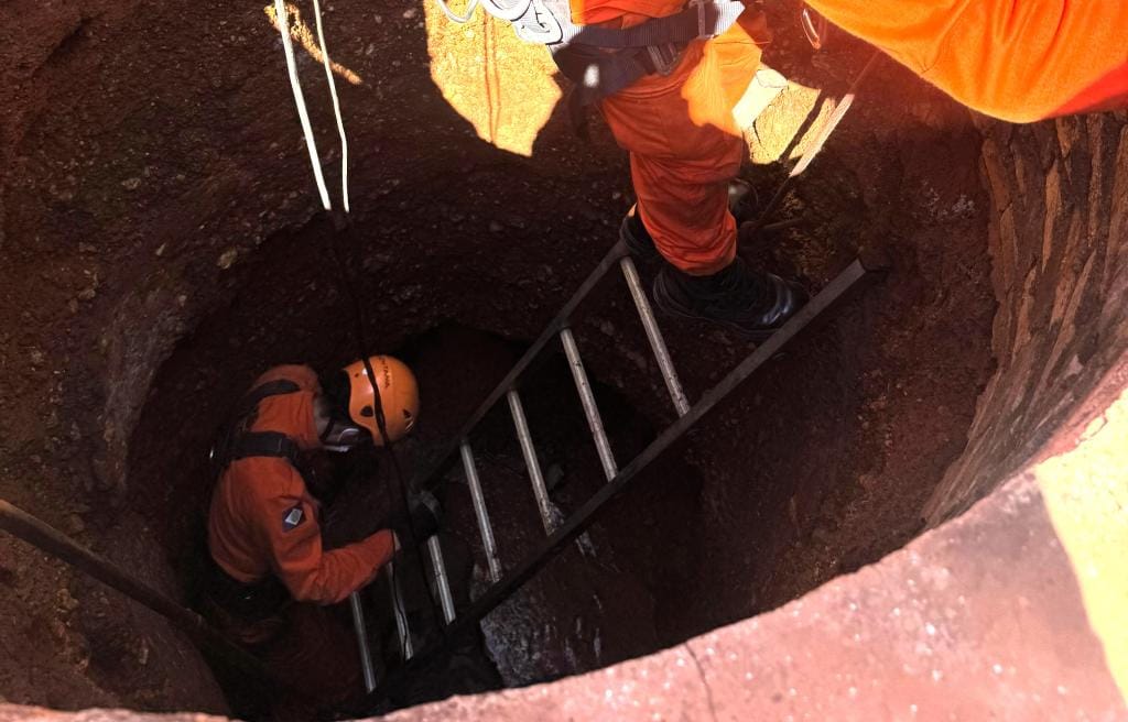 Corpo de Bombeiros resgata corpo encontrado em poço de 12 metros de profundidade