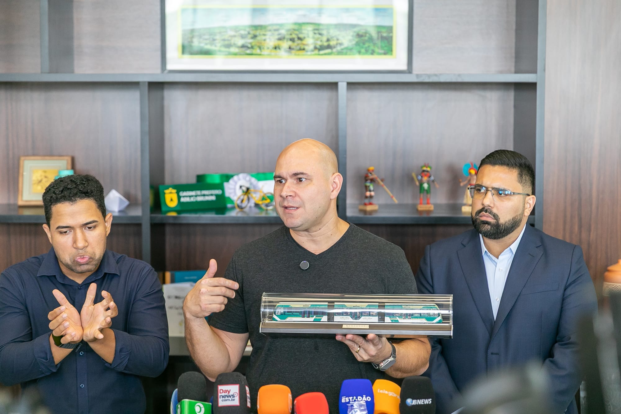 Abílio articula linha de crédito para viadutos e quer diálogo com Mauro para trocar BRT pelo BUD