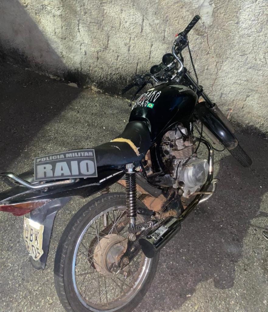 Adolescente de 15 anos em motocicleta atropela criança ao tentar fugir da polícia