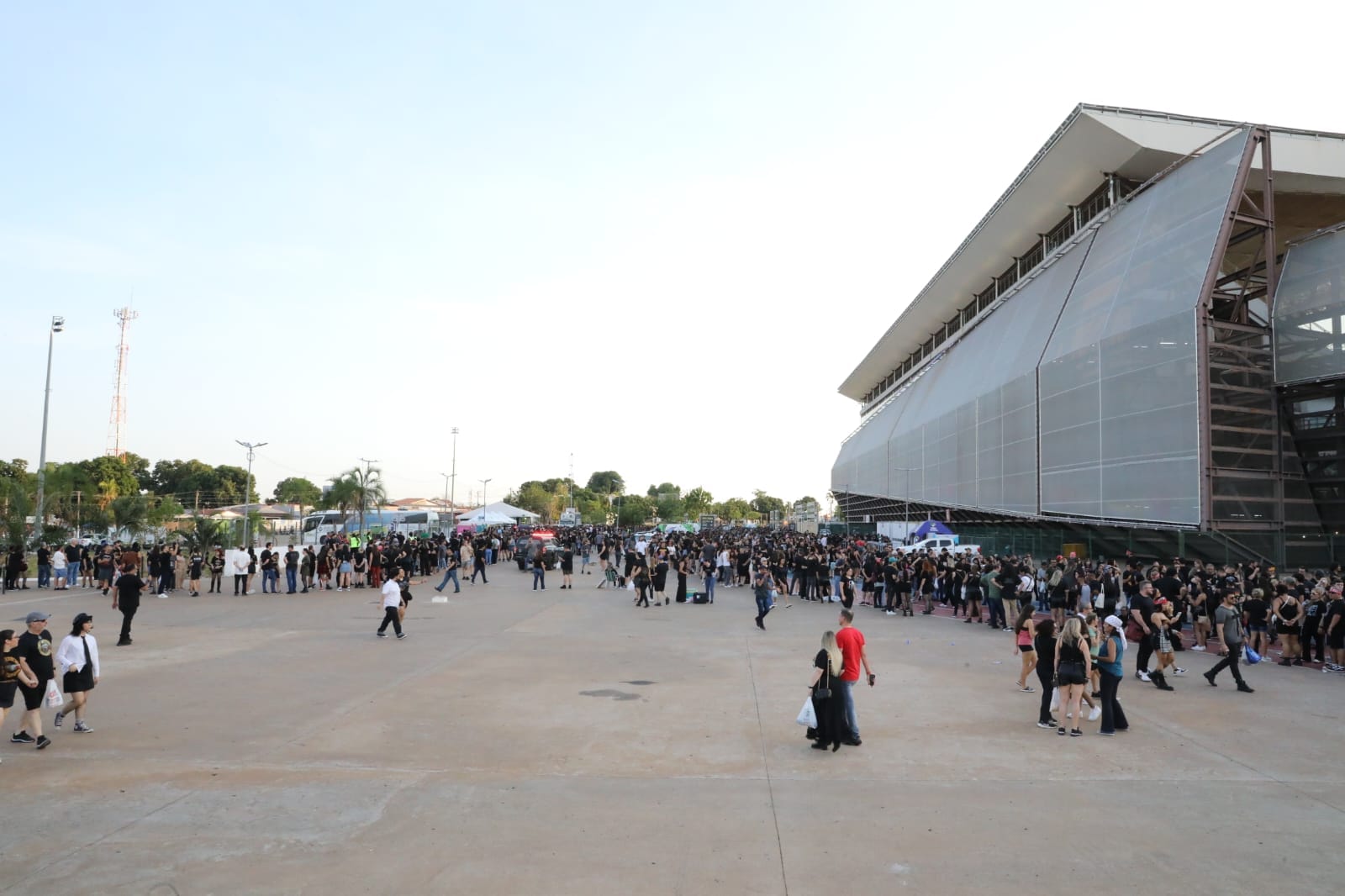 Maioria do público do show do Guns N’ Roses é de MT e 33% de outros estados, aponta pesquisa