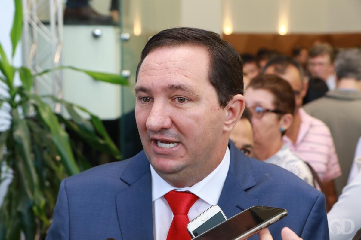 Deputado diz que candidatura de médica ao governo precisa ser construÍda