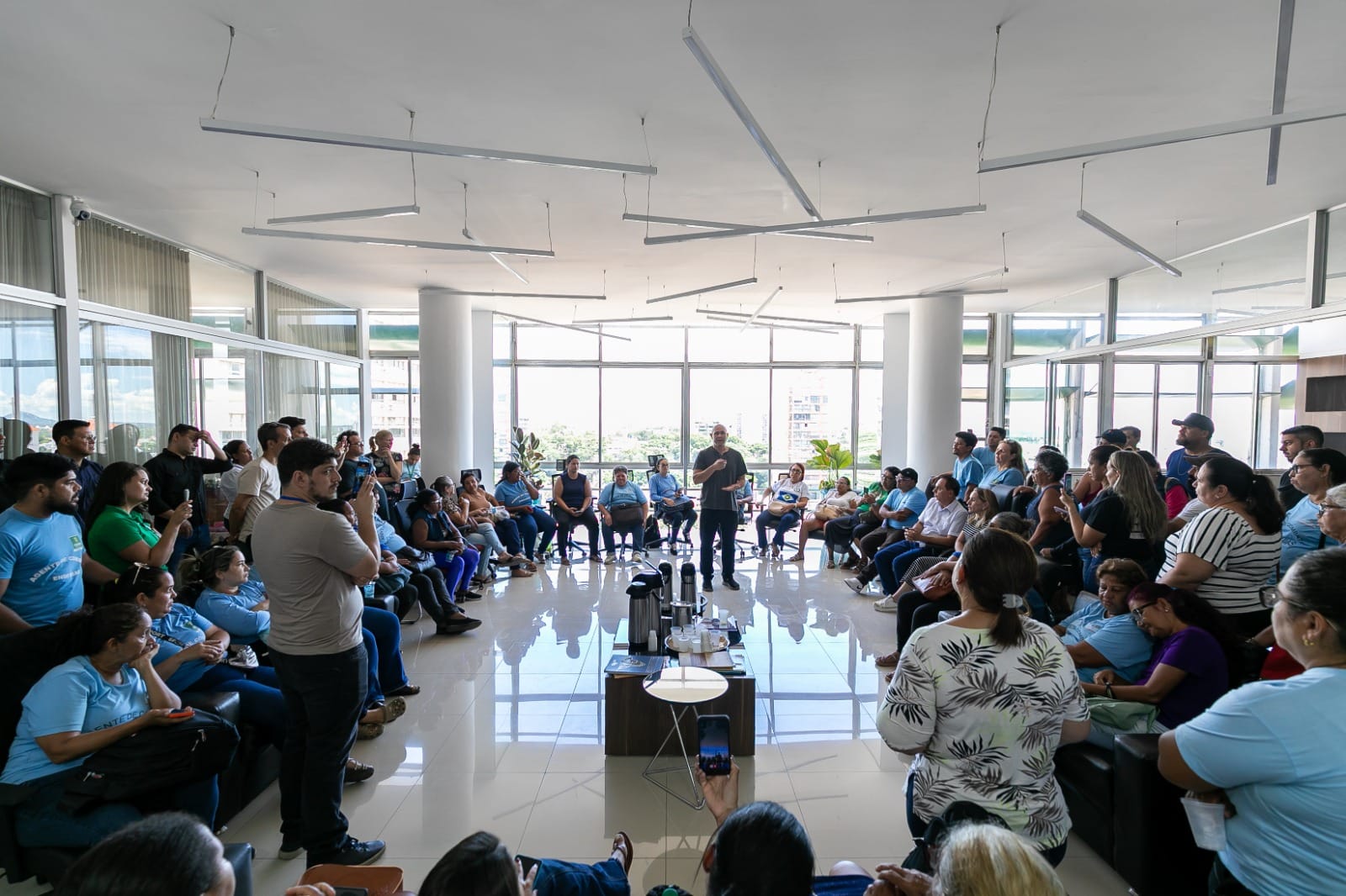 Prefeito se reúne com agentes de saúde e condiciona ganho extra à produtividde