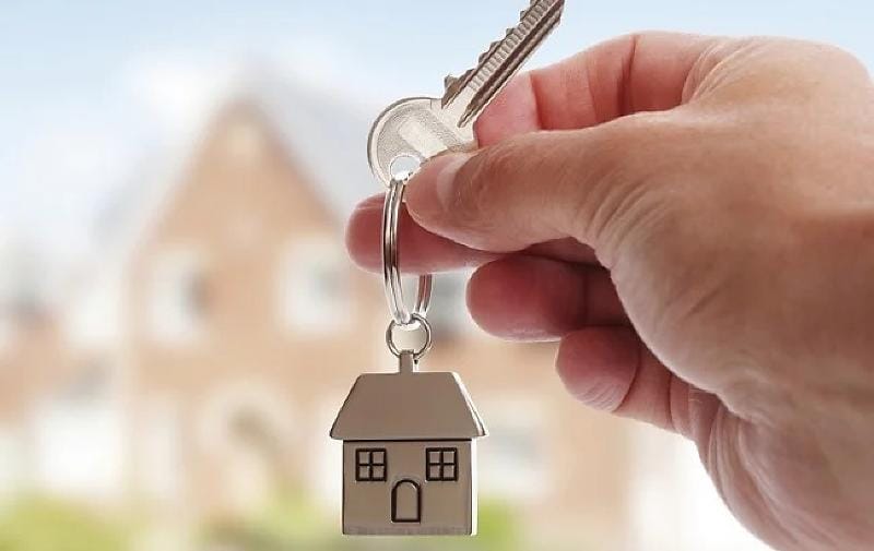 Construtora terá de pagar indenização por entregar imóvel com defeitos e contas atrasadas