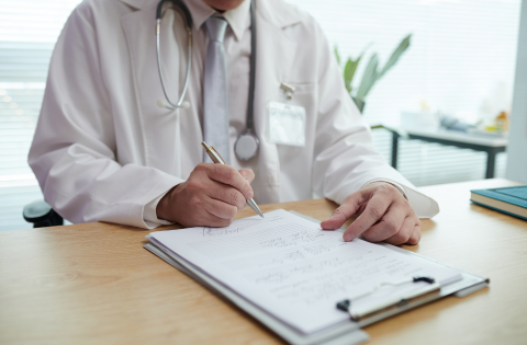 Trabalhador que ameaçou médico da empresa tem dispensa mantida