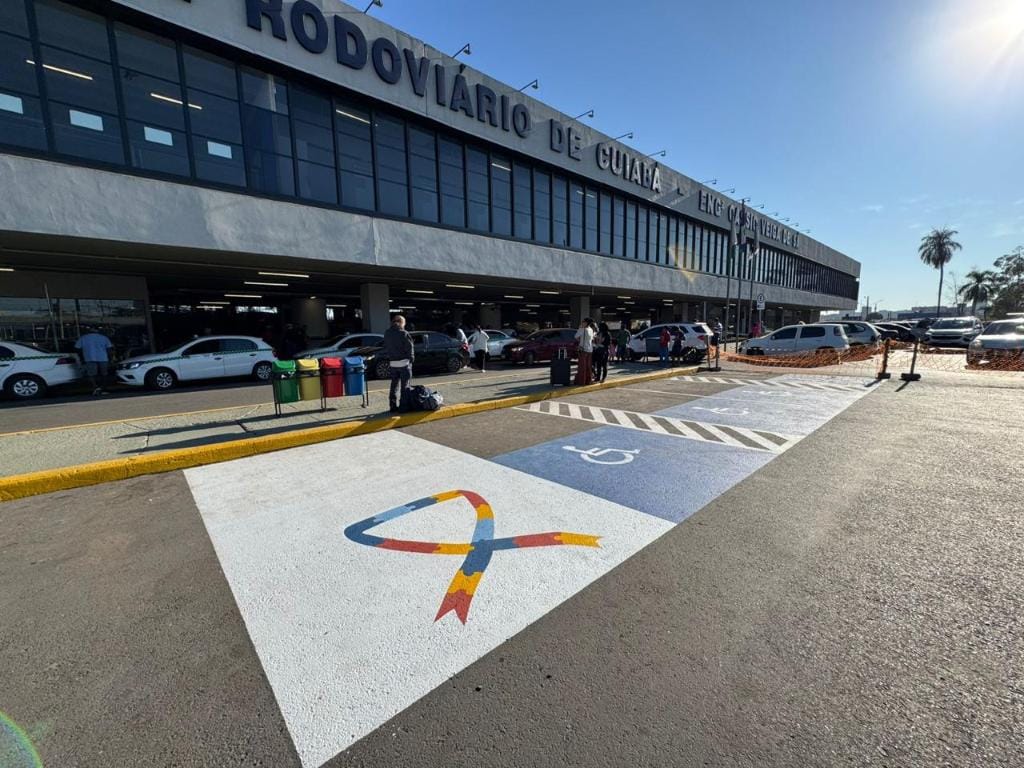 Cadeira de rodas e intérpretes de libras reforçam acessibilidade na rodoviária