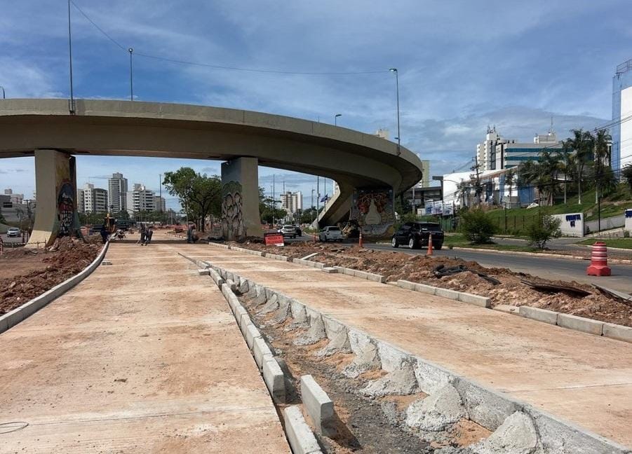 Estado suspende obras do BRT em Cuiabá para não prejudicar comércio durante o Natal