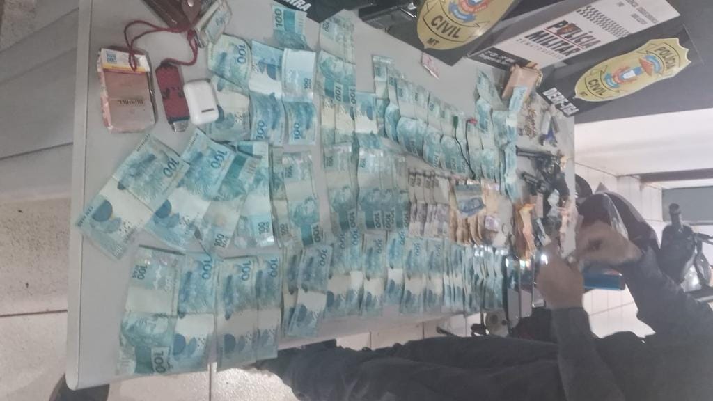 Bandidos fazem família refém em residência, roubam R$ 15 mil e joias, e são presos pela polícia