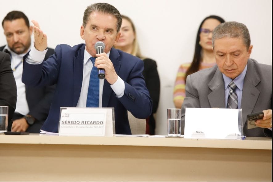 De saída do TCE, conselheiro Valter Albano é cotado para assumir a Secretaria de Fazenda