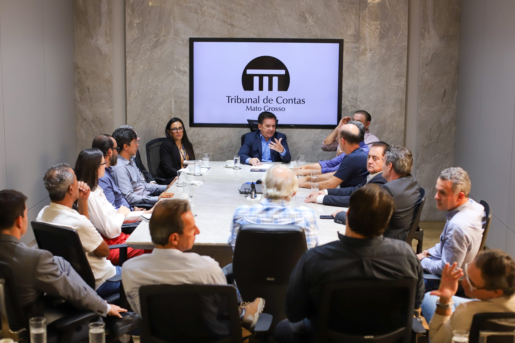 TCE fará mesa técnica para revisar valores de obras de pavimentação em Mato Grosso