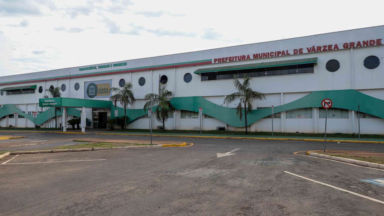 Prefeitura nega atraso salarial após servidores acharem só cinco centavos na conta