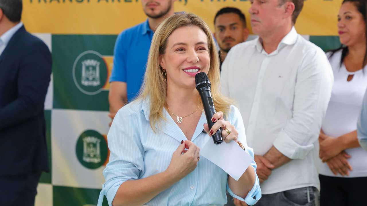 Prefeita sanciona orçamento municpal de R$ 2,1 bilhões e destaca metas e prioridades da gestão