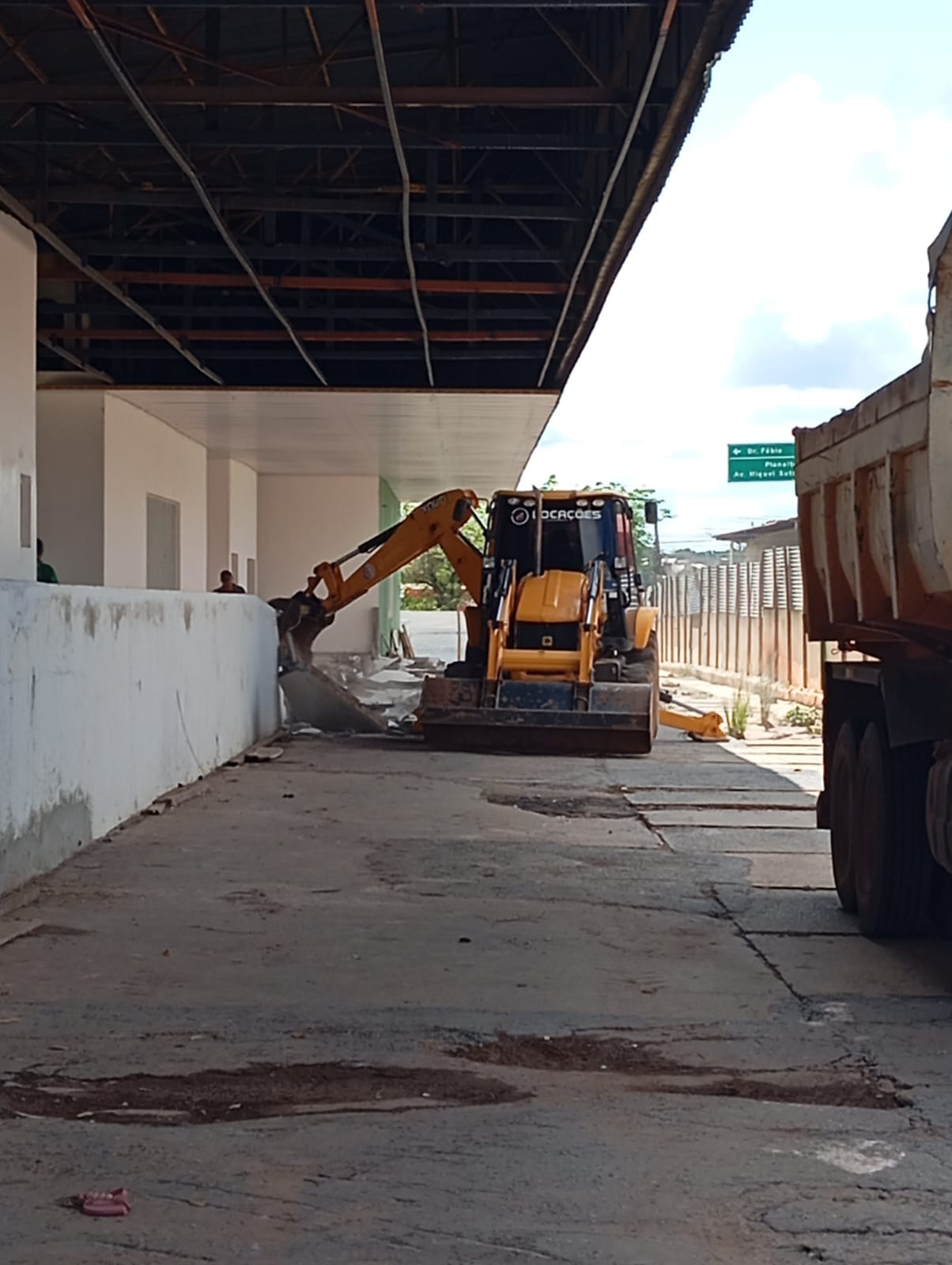 Terminal do CPA 3 recebe adequações para atender passageiros do transporte público