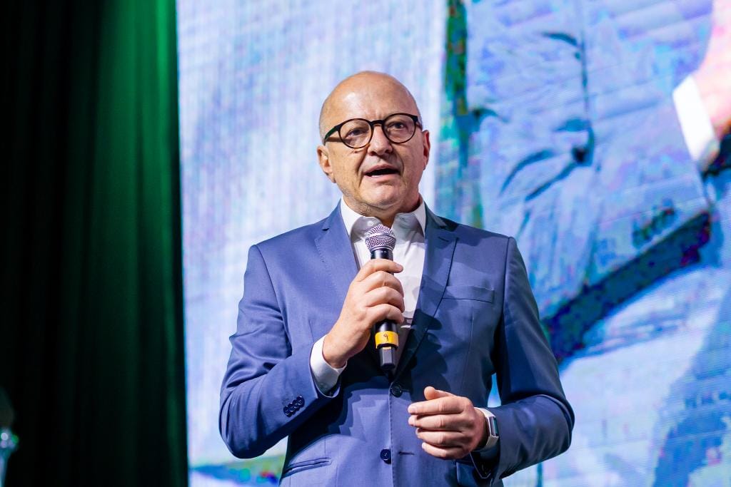 Pivetta admite conversas, mas  rebate rumores de investida sobre o PL: “não alicio prefeitos”