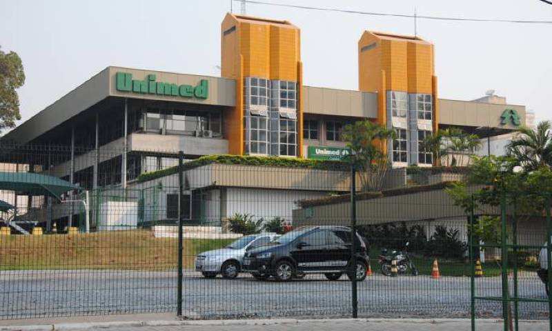 Justiça condena Unimed Cuiabá a manter home care 24 horas para idosa com Alzheimer