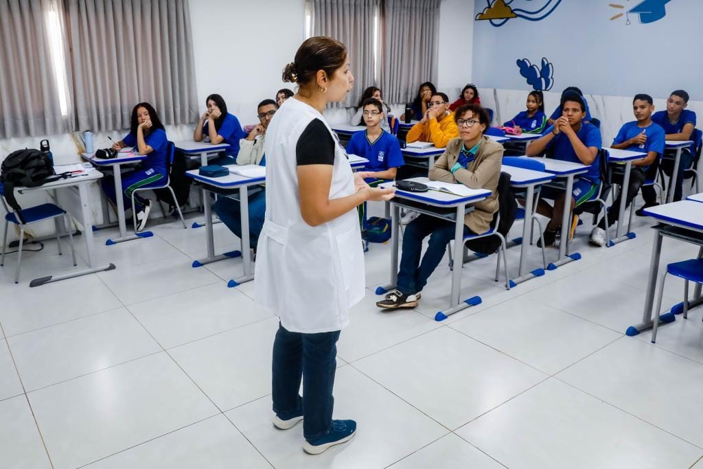 Mato Grosso paga R$ 215 milhões para profissionais da educação que atingiram metas e resultados