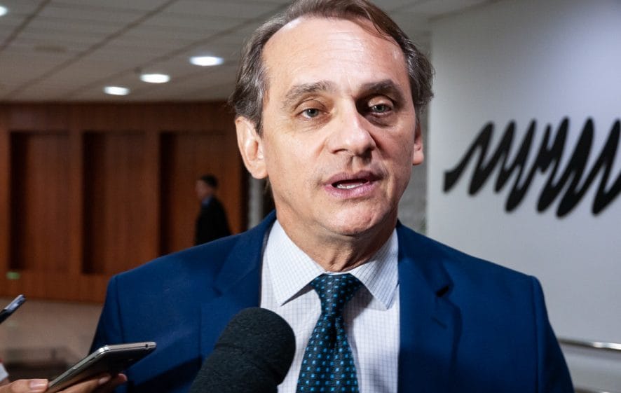 Deputado quer PSD fora do palanque de Lula e candidato próprio para presidente