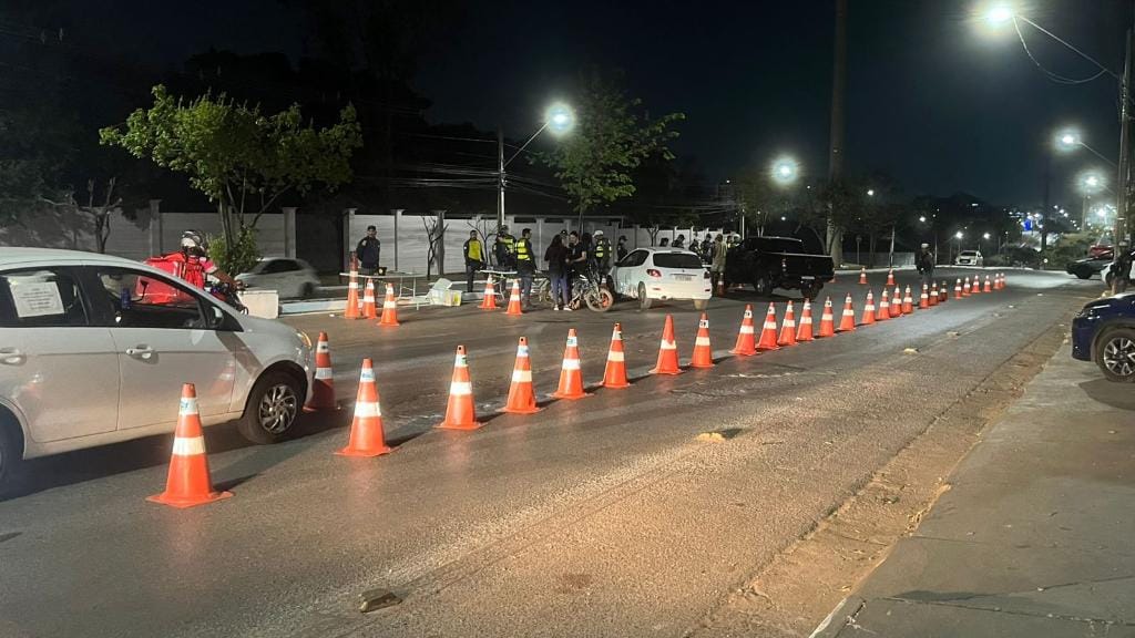 Operação Lei Seca em avenida de Cuiabá resulta em 10 motoristas presos